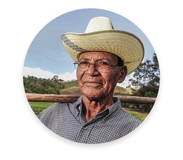 ecobeef-outfarm-farmer1 ecobeef-outfarm-farmer1